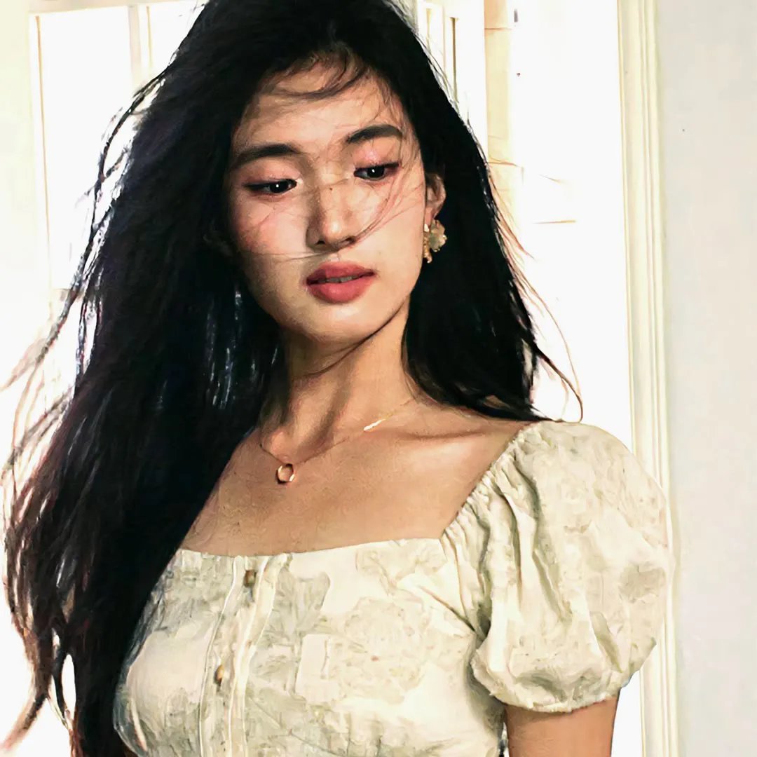 黑衣女孩
